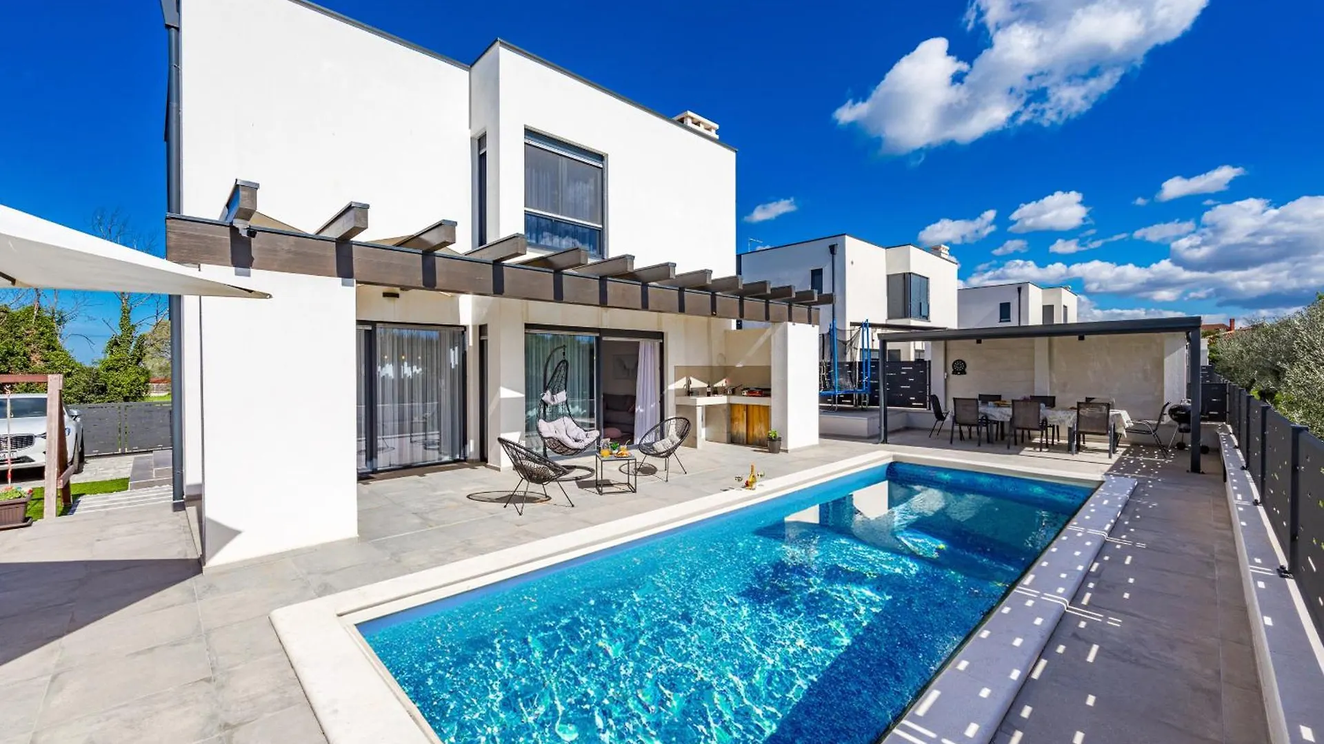 Villa Lu Near Fazana For 7 People With Private Pool, Kids Playground & Sea View Galizana
